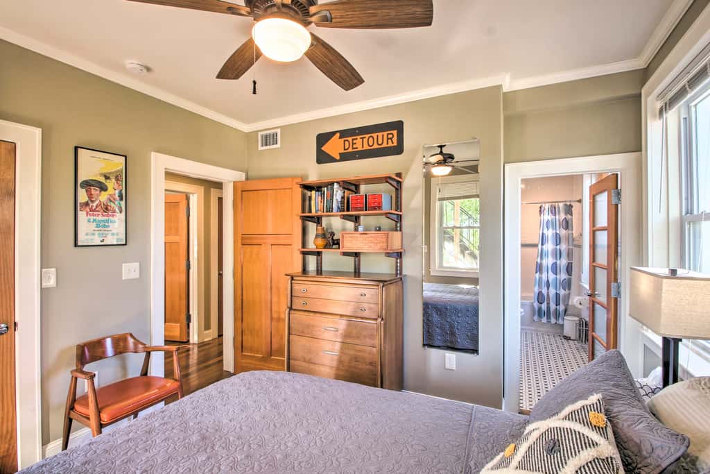 Unique Kansas City Apt: Walk to KC Streetcar Stop!