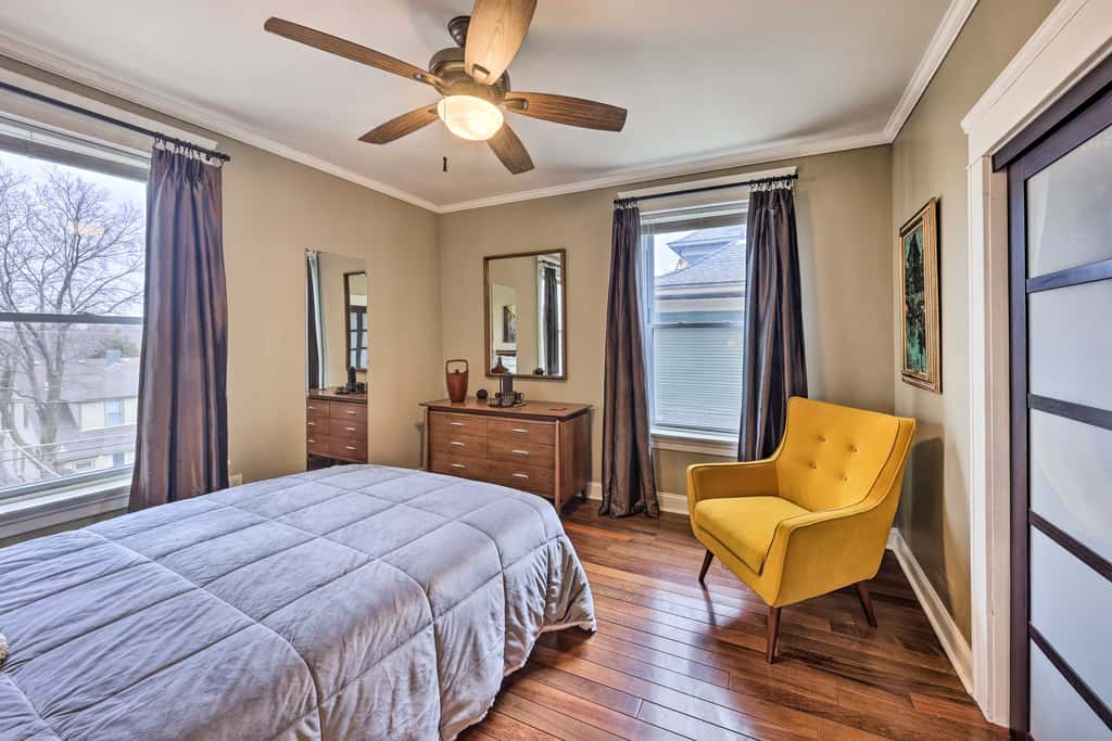 Unique Kansas City Apt: Walk to KC Streetcar Stop!