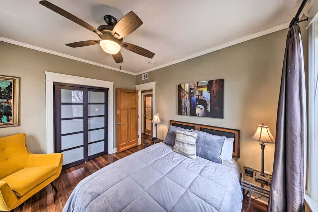 Unique Kansas City Apt: Walk to KC Streetcar Stop!