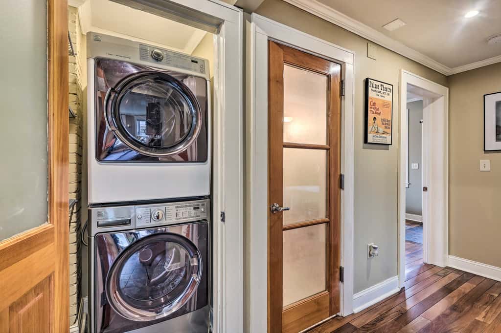 Unique Kansas City Apt: Walk to KC Streetcar Stop!