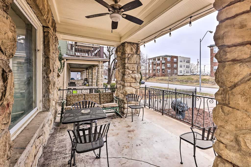 Unique Kansas City Apt: Walk to KC Streetcar Stop!
