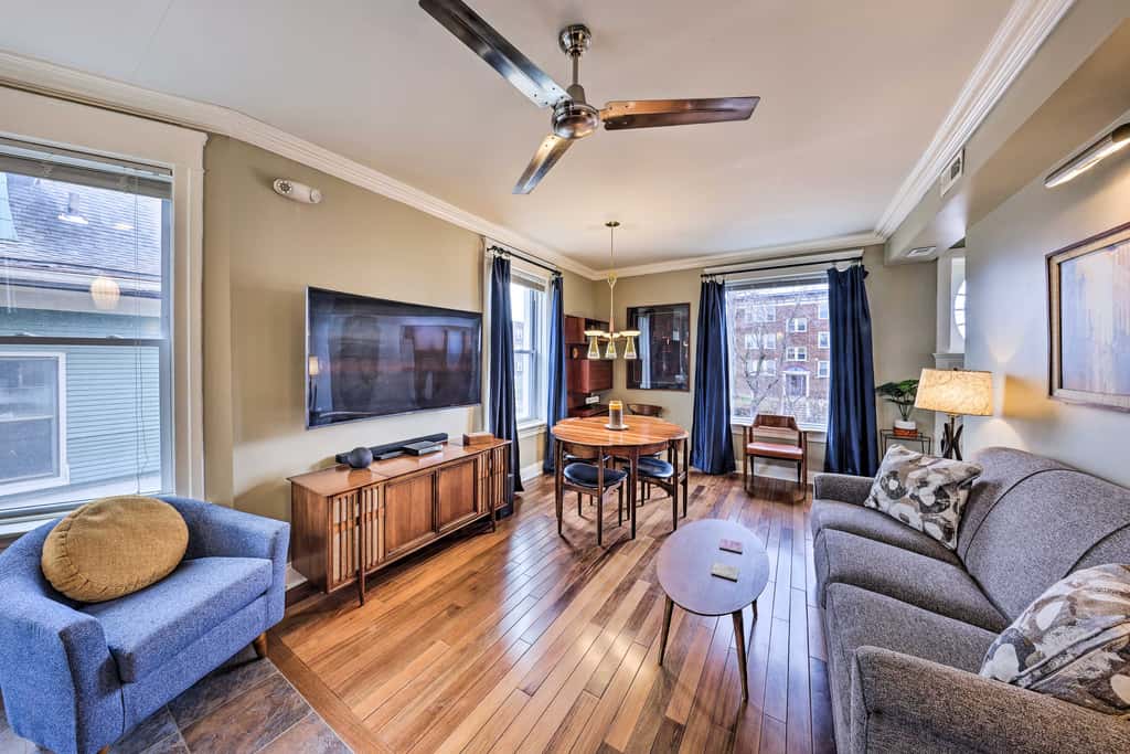 Unique Kansas City Apt: Walk to KC Streetcar Stop!