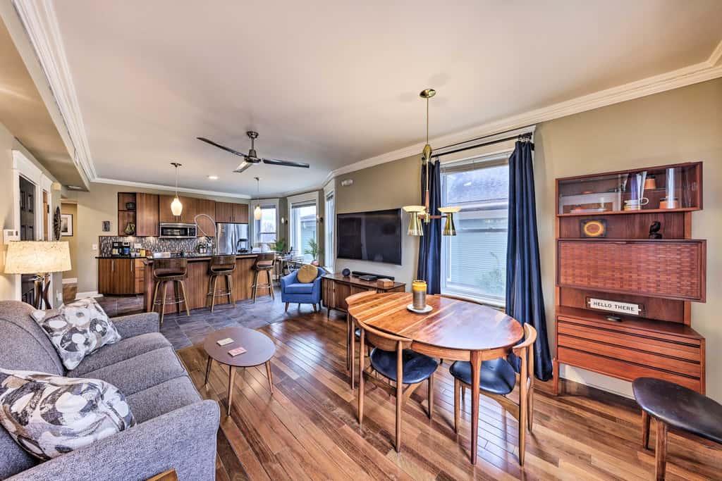 Unique Kansas City Apt: Walk to KC Streetcar Stop!