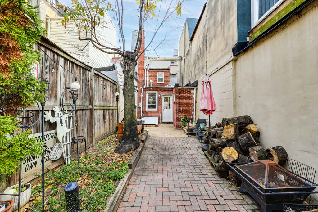 Historic 3-Story Fells Point Rowhouse w/ Backyard!