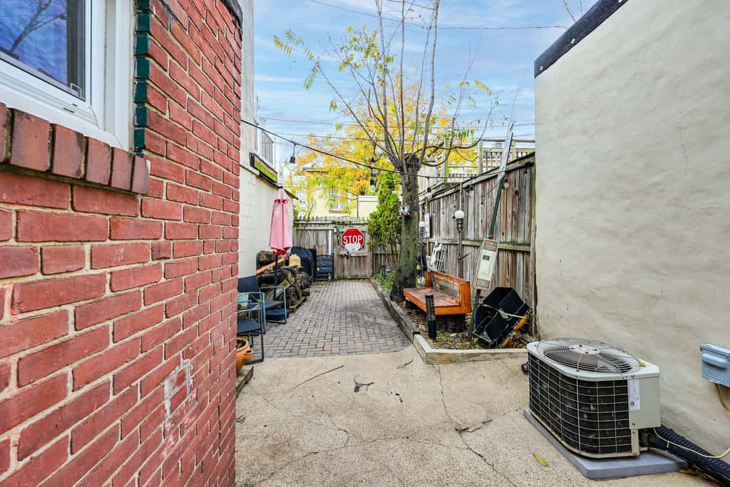 Historic 3-Story Fells Point Rowhouse w/ Backyard!