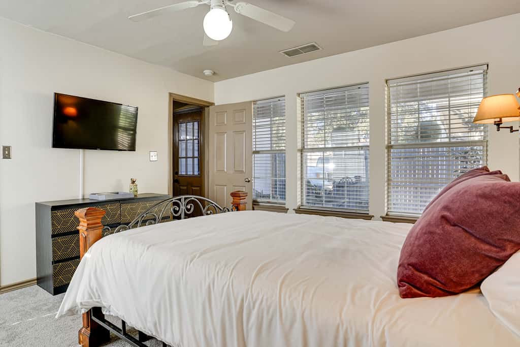 Walk to Shops: Centrally Located Fort Worth Home