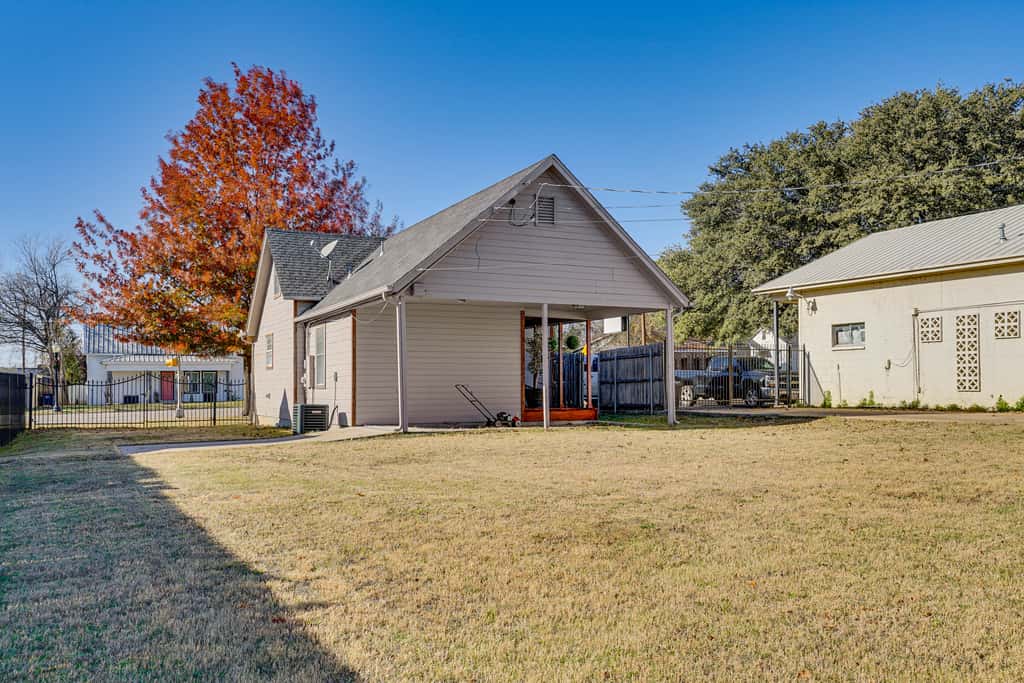 Walk to Shops: Centrally Located Fort Worth Home