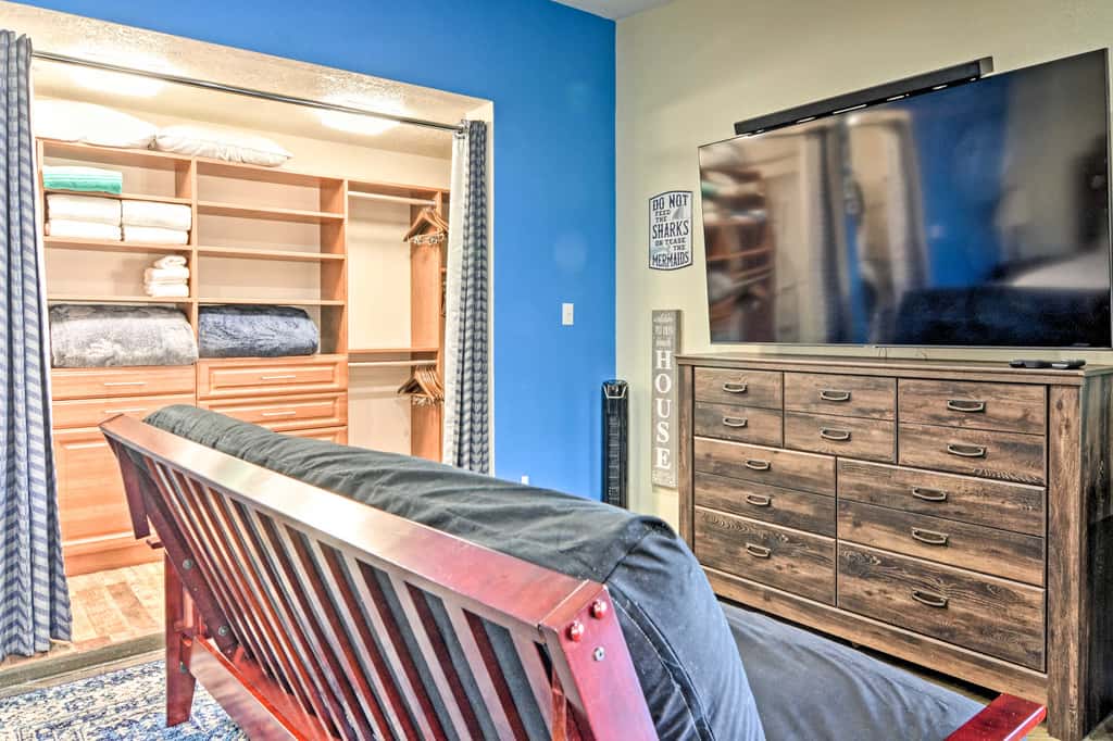 Albuquerque Studio with Shared Pool & Fire Pit!