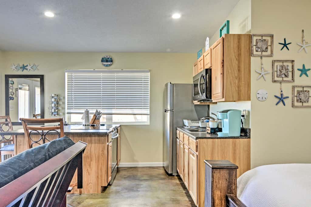 Albuquerque Studio with Shared Pool & Fire Pit!