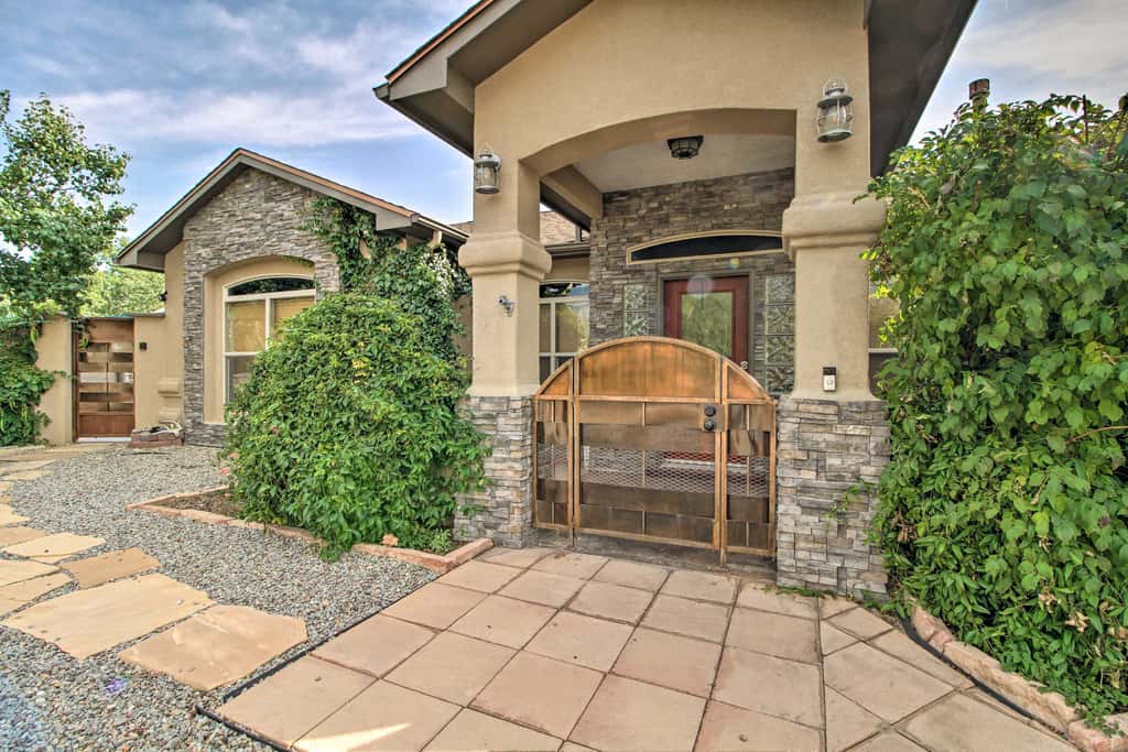 Albuquerque Studio with Shared Pool & Fire Pit!