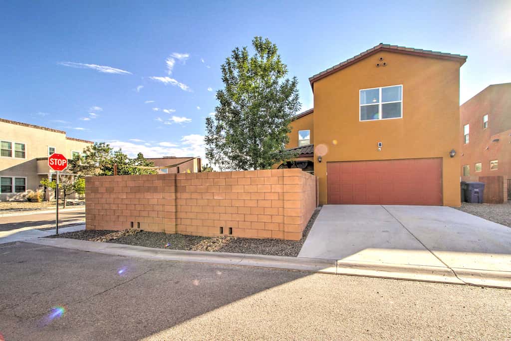 Walk to Netflix Studios: Updated ABQ Getaway!