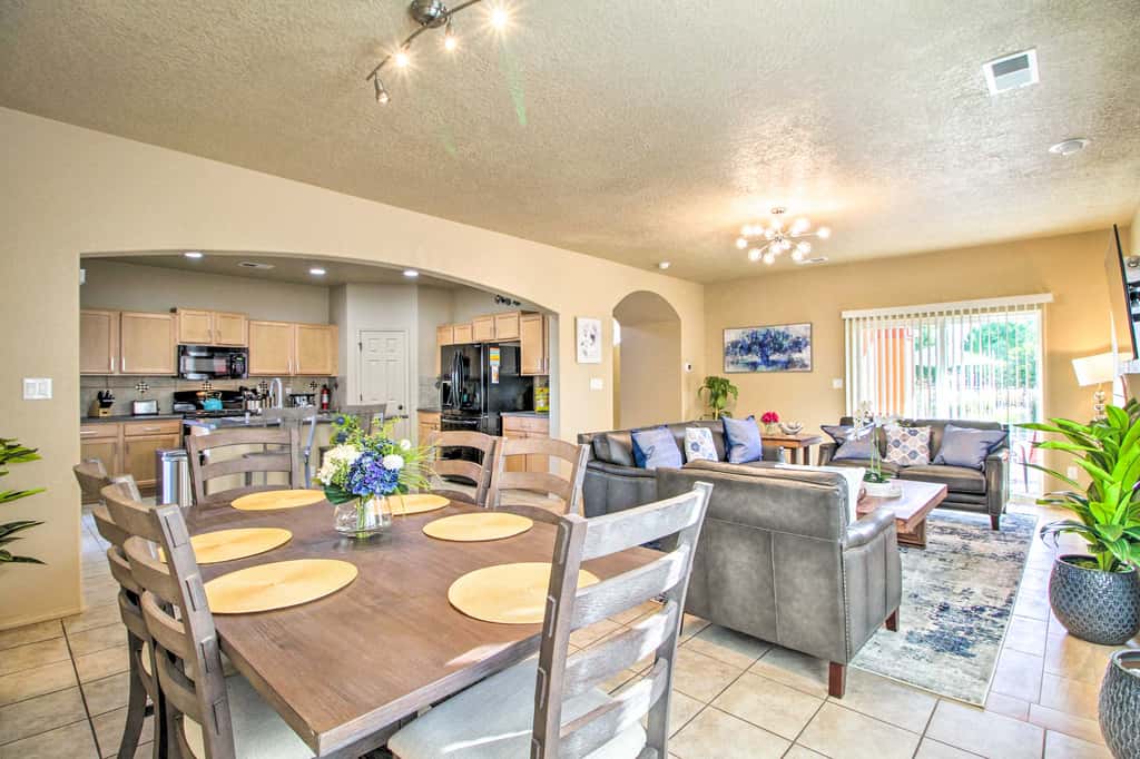 Walk to Netflix Studios: Updated ABQ Getaway!