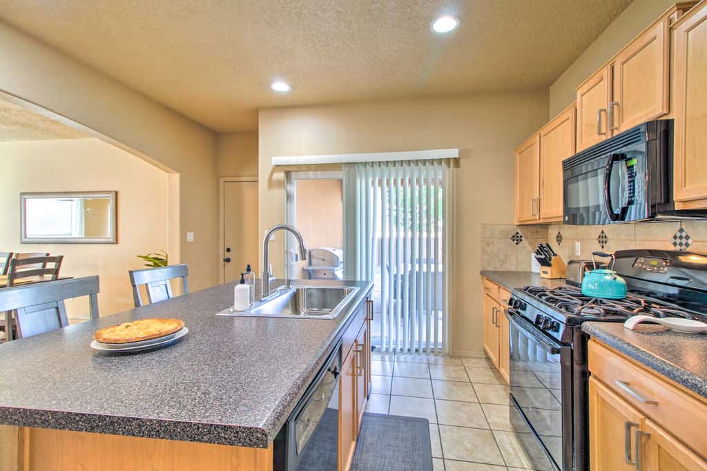 Walk to Netflix Studios: Updated ABQ Getaway!