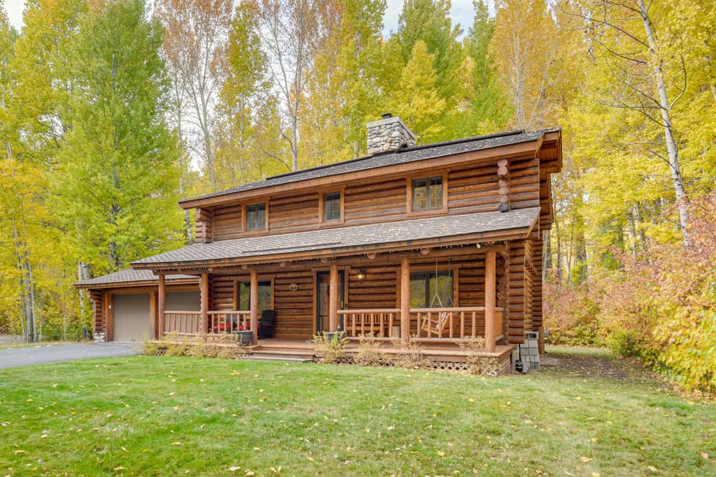 Along Big Wood River: Hailey Family Cabin w/ Yard