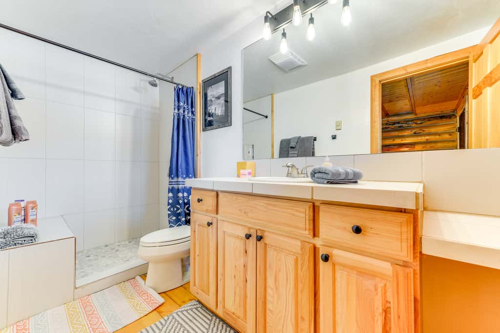 Cozy Mountain Condo Across From Snow King Ski Mtn!