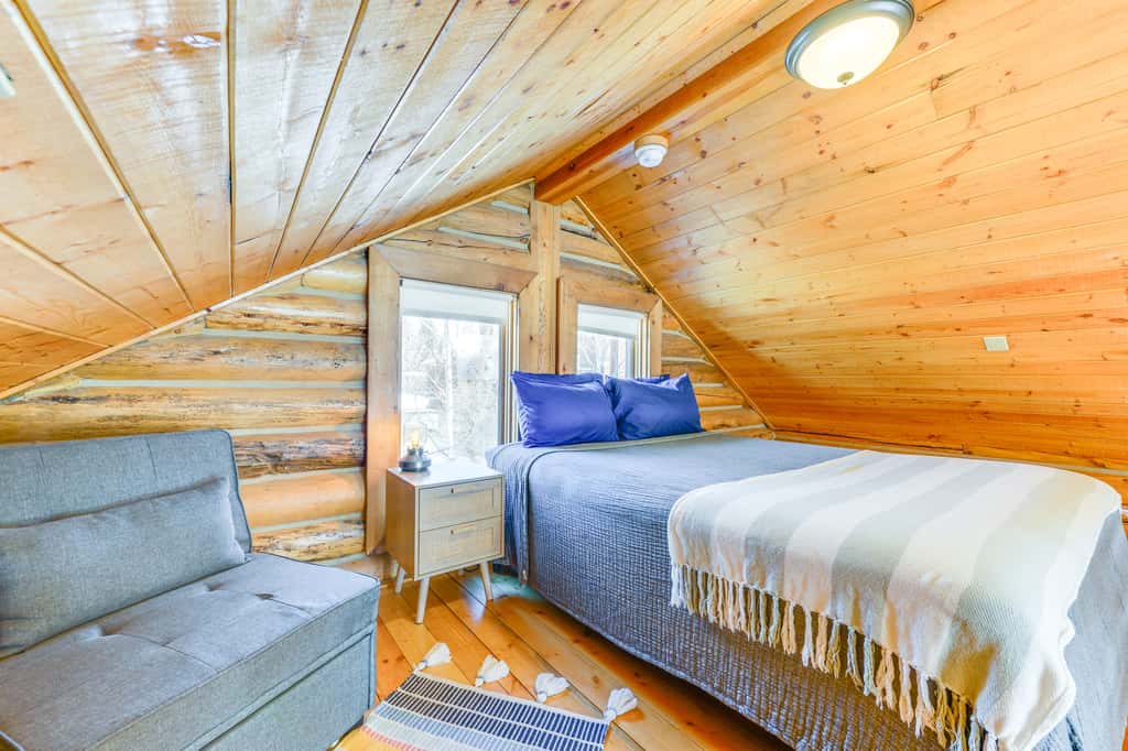 Cozy Mountain Condo Across From Snow King Ski Mtn!
