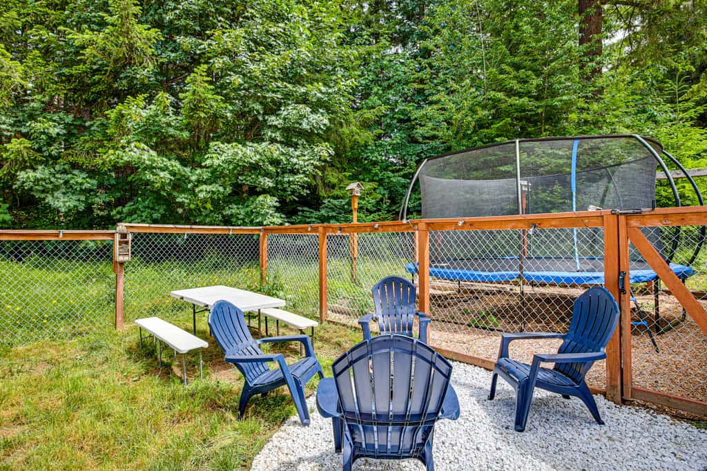 7 Mi to Mt Rainier NP: Home w/ Private Hot Tub!