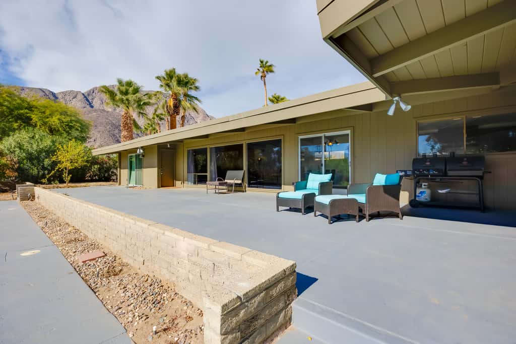 Borrego Springs Retreat w/ Pool & Mtn Views