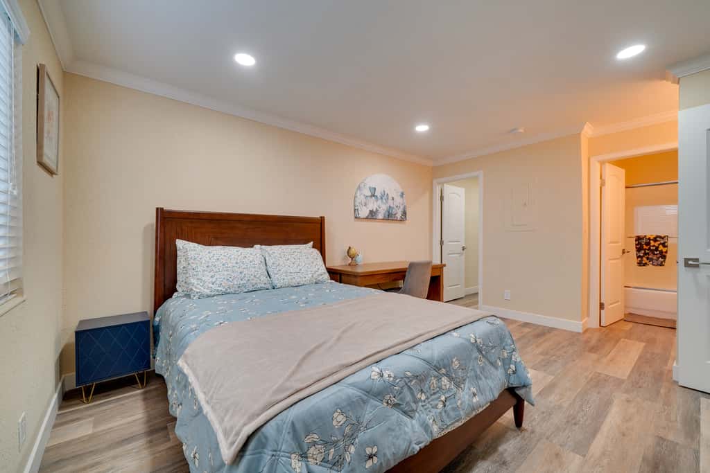 2 Mi to Dtwn Pleasanton Condo w/ Pool Access