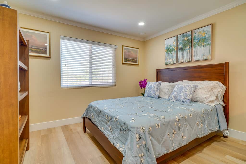 Walkable Pleasanton Condo Near Downtown w/ Balcony