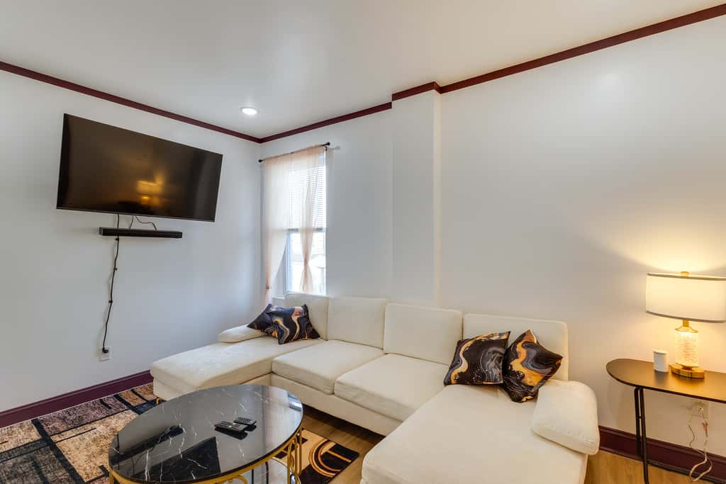 7 Mi to Philly Stadiums! Charming Apartment