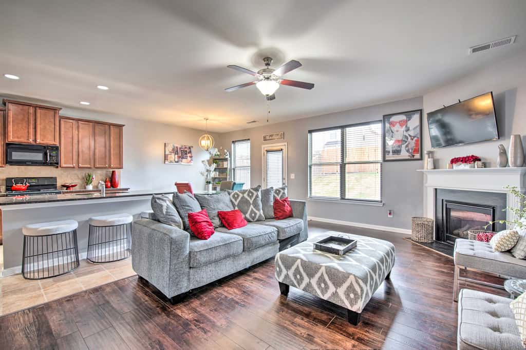 Suburban Atlanta Vacation Home ~ 3 Mi to Airport!