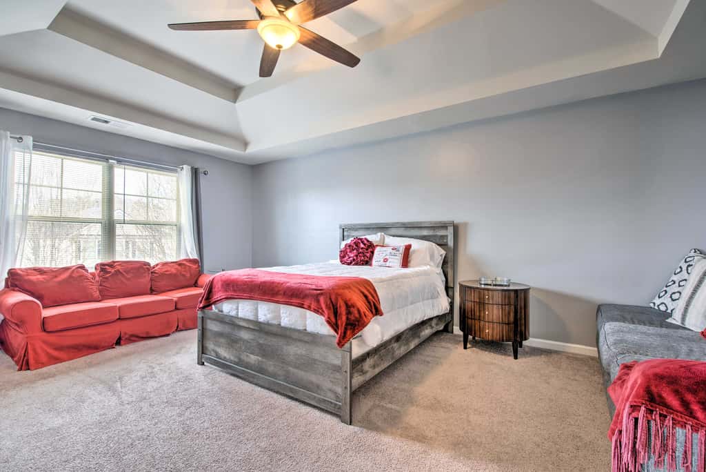 Suburban Atlanta Vacation Home ~ 3 Mi to Airport!