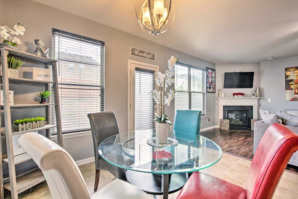 Suburban Atlanta Vacation Home ~ 3 Mi to Airport!
