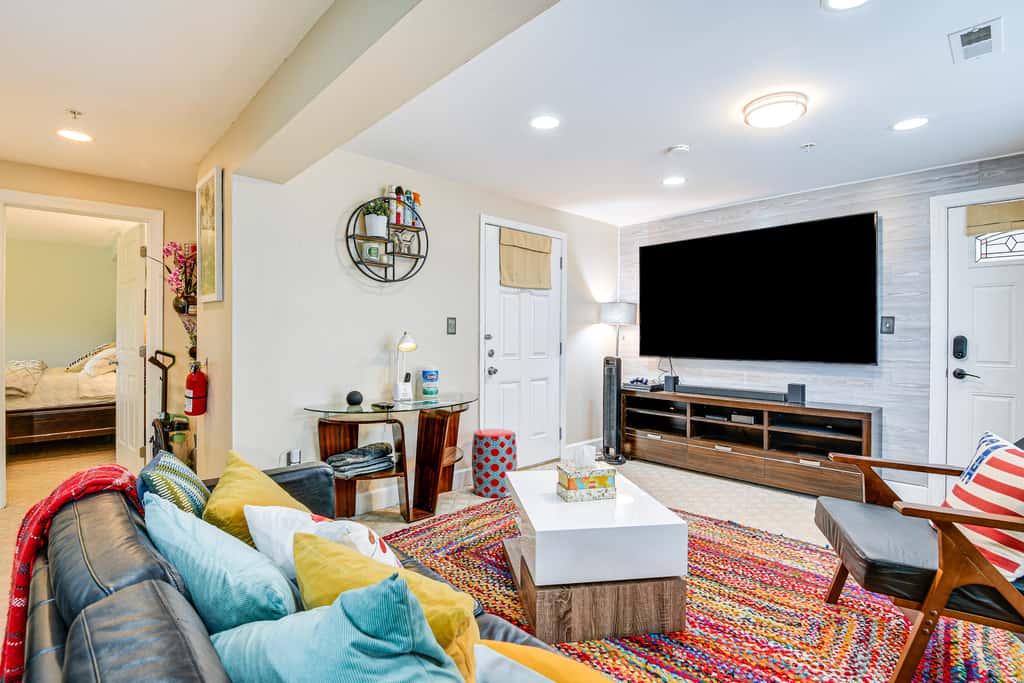 Pet-Friendly DC Area Condo w/ Yard!