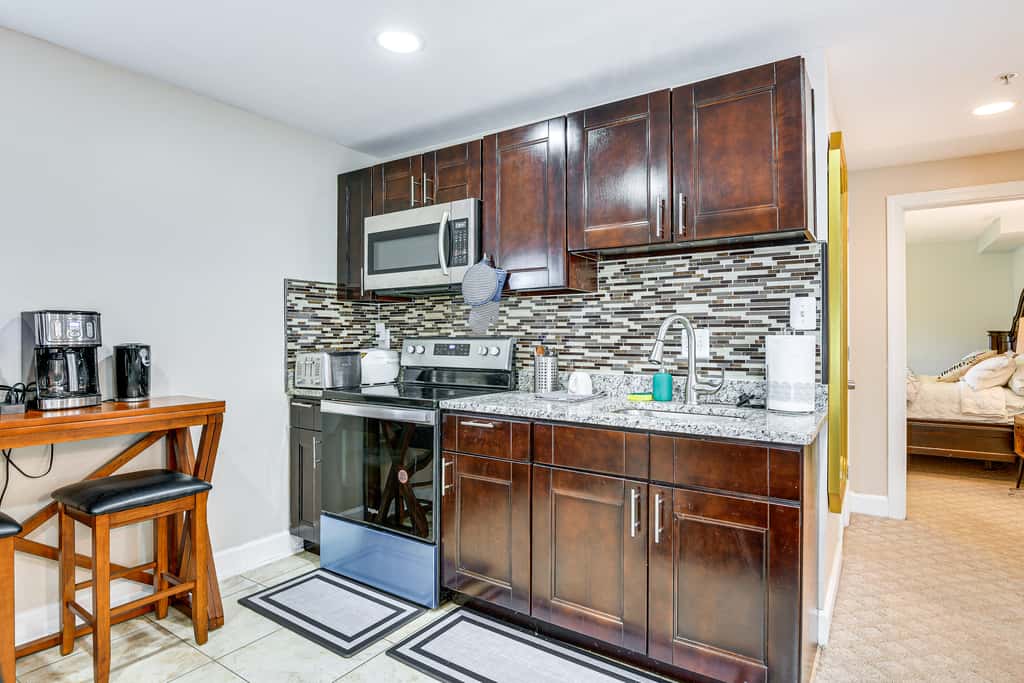 Pet-Friendly DC Area Condo w/ Yard!