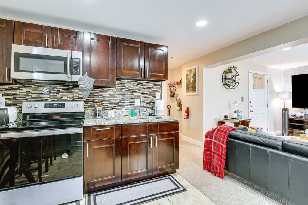 Pet-Friendly DC Area Condo w/ Yard!