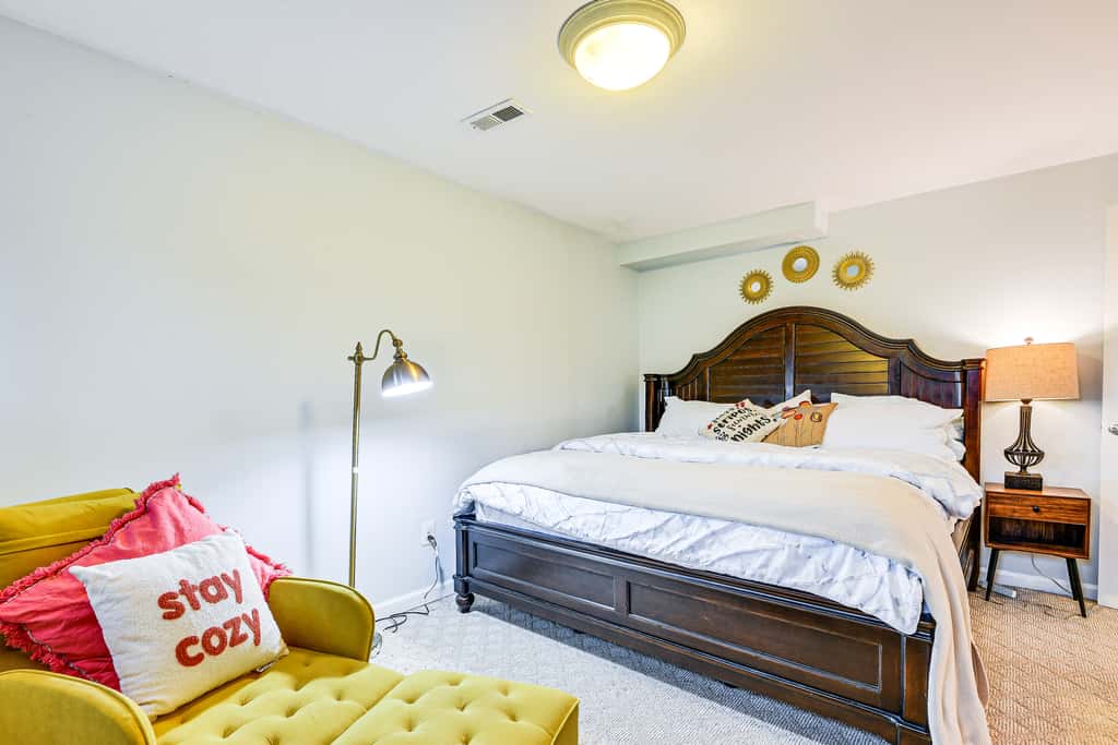 Pet-Friendly DC Area Condo w/ Yard!