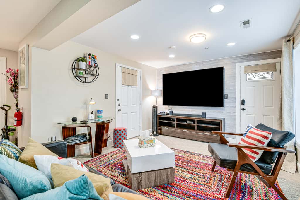 Pet-Friendly DC Area Condo w/ Yard!