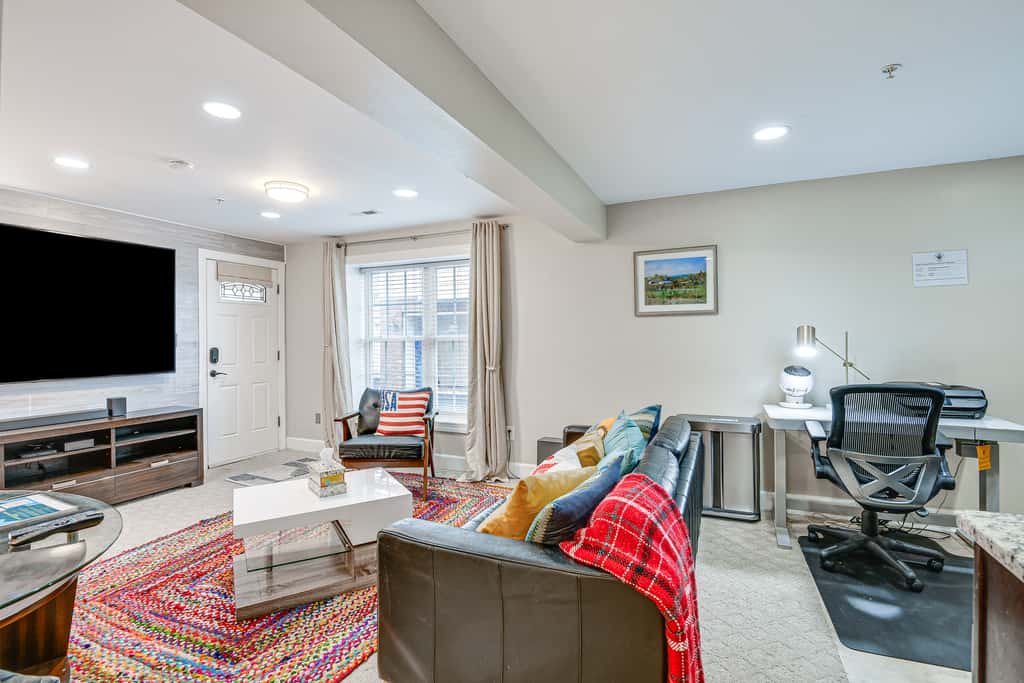 Pet-Friendly DC Area Condo w/ Yard!