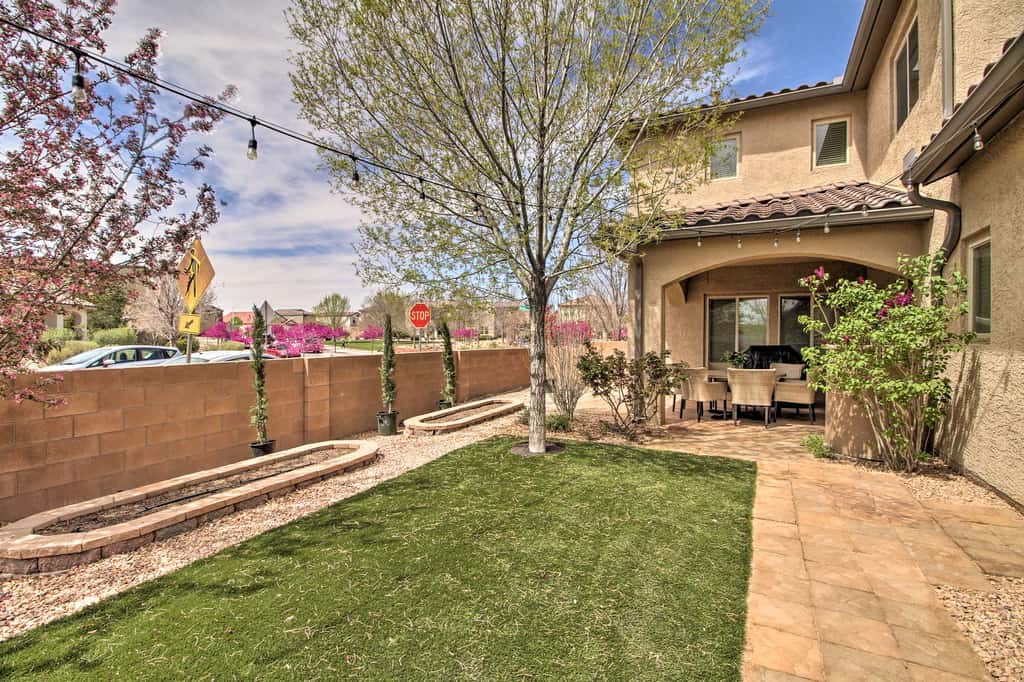 9 Mi to Old Town Albuquerque: Getaway w/ Grill!