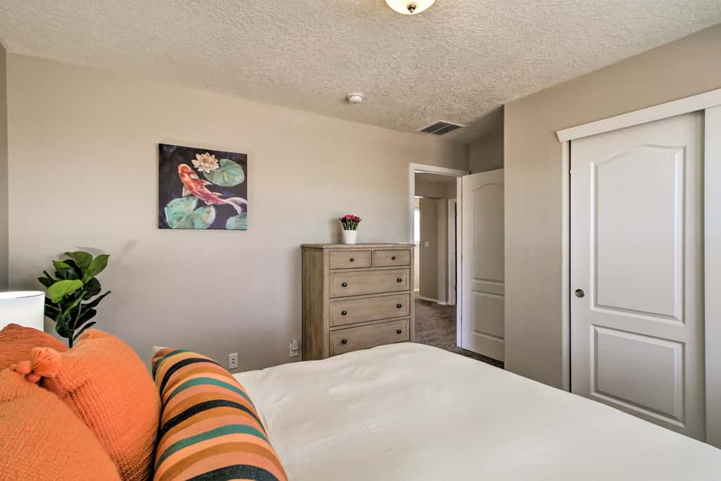 9 Mi to Old Town Albuquerque: Getaway w/ Grill!