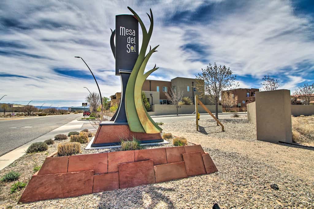 9 Mi to Old Town Albuquerque: Getaway w/ Grill!