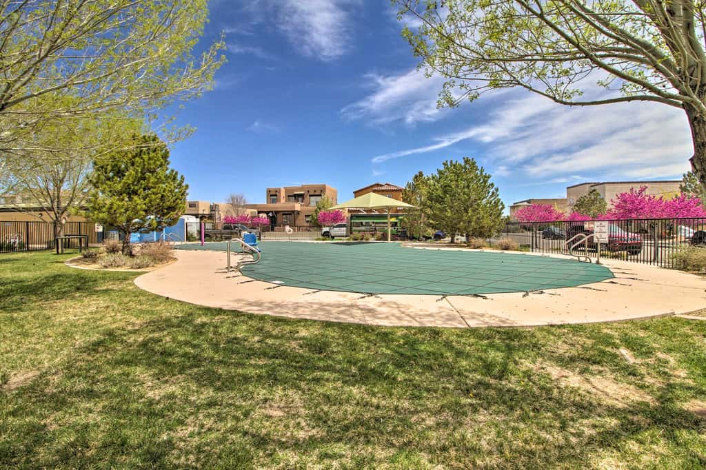 9 Mi to Old Town Albuquerque: Getaway w/ Grill!