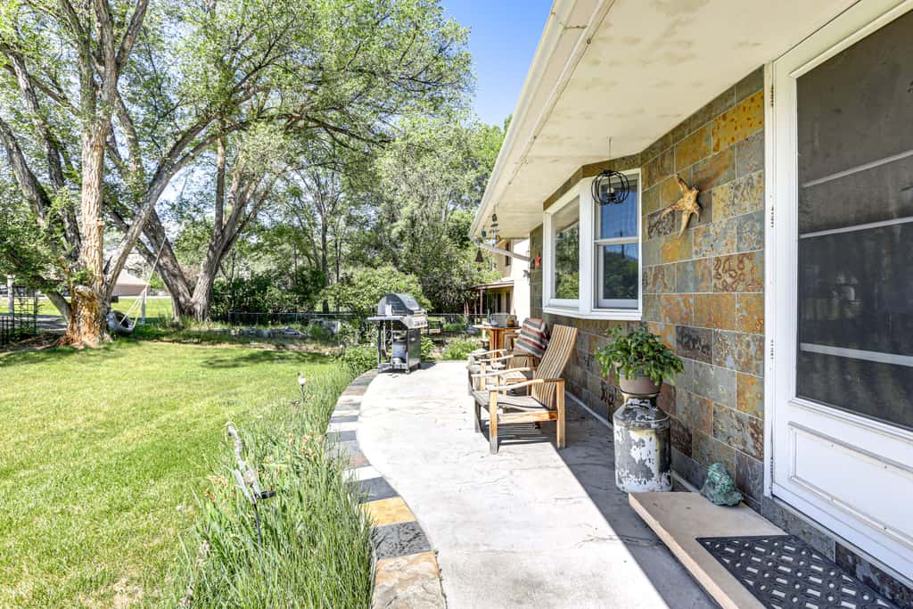 Walk to Main St: Carbondale Apt w/ Shared Patio