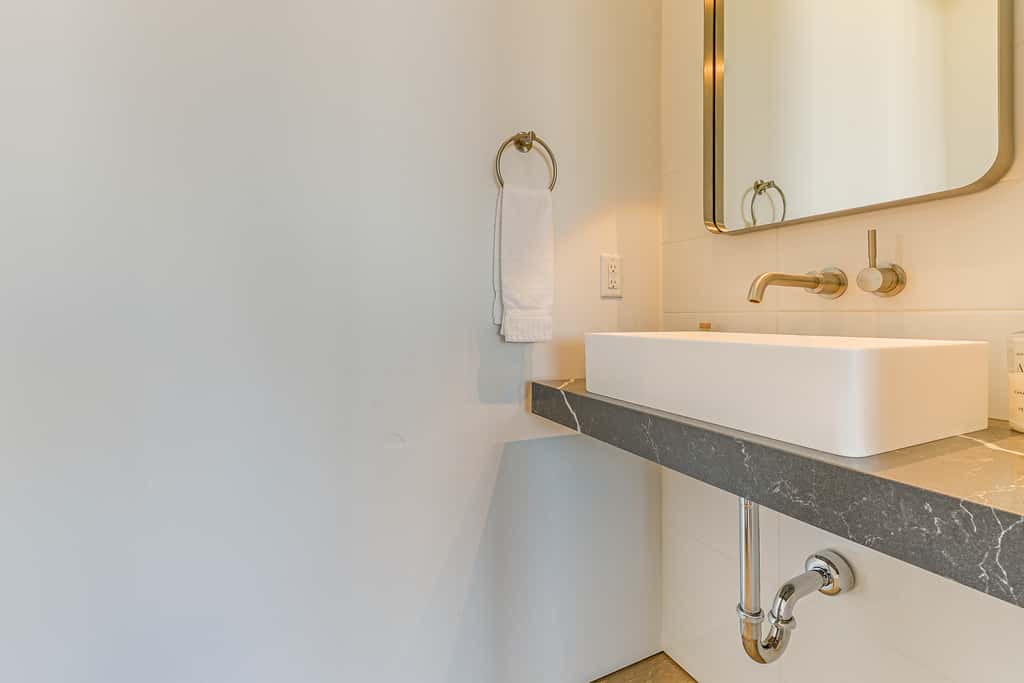 1 Mi to Downtown Jackson: Modern Retreat w/ Views