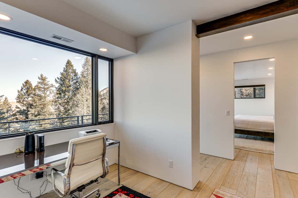 1 Mi to Downtown Jackson: Modern Retreat w/ Views