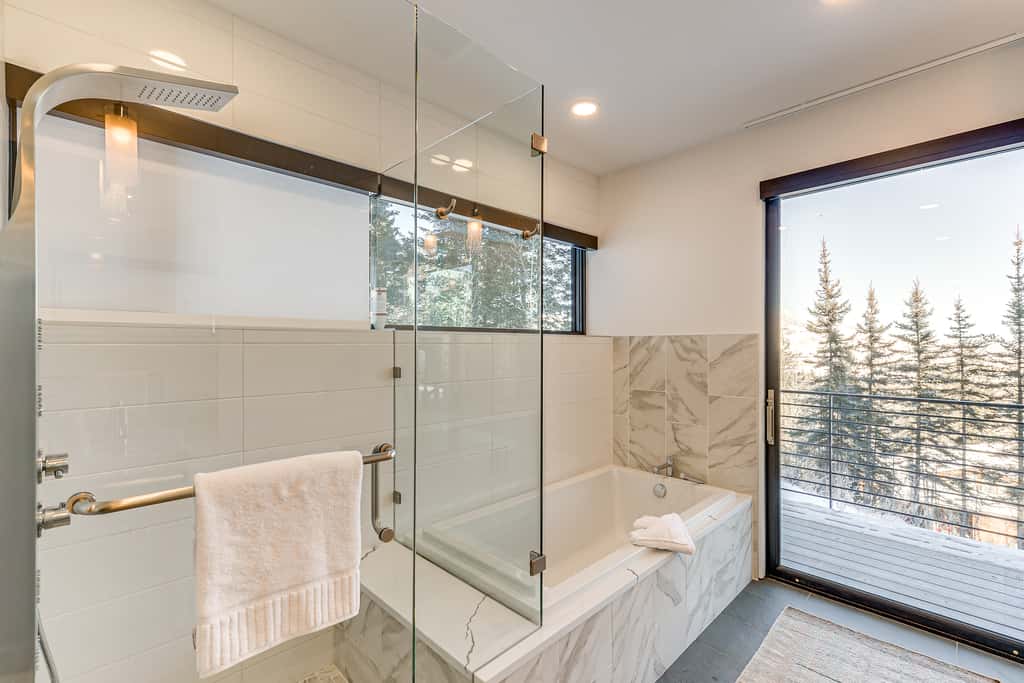1 Mi to Downtown Jackson: Modern Retreat w/ Views