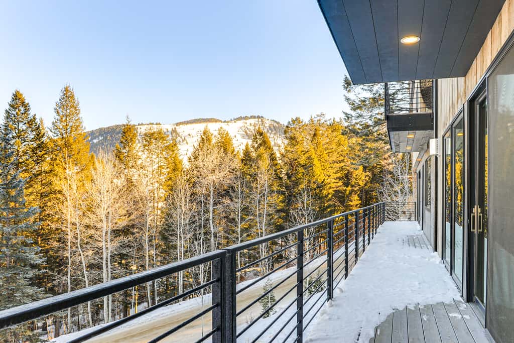 1 Mi to Downtown Jackson: Modern Retreat w/ Views