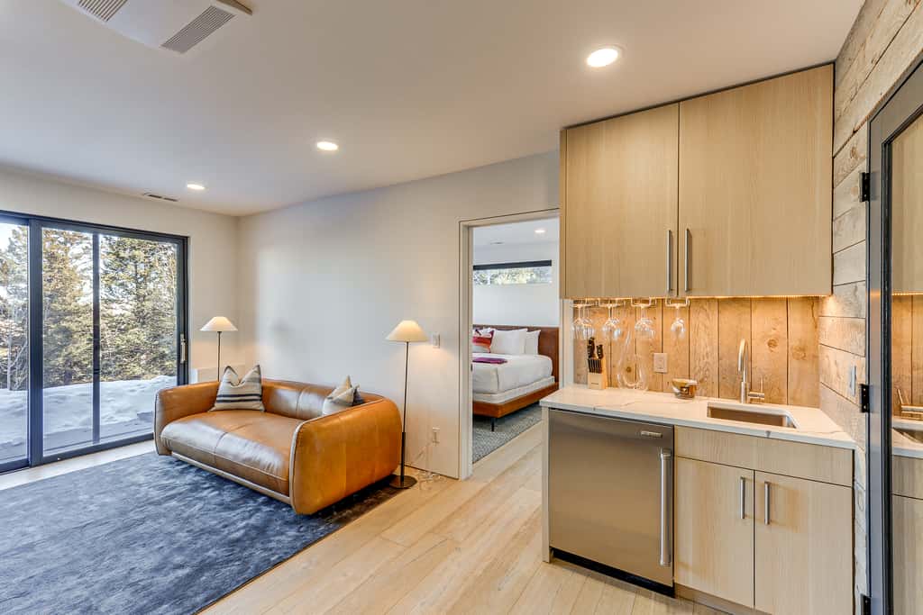 1 Mi to Downtown Jackson: Modern Retreat w/ Views