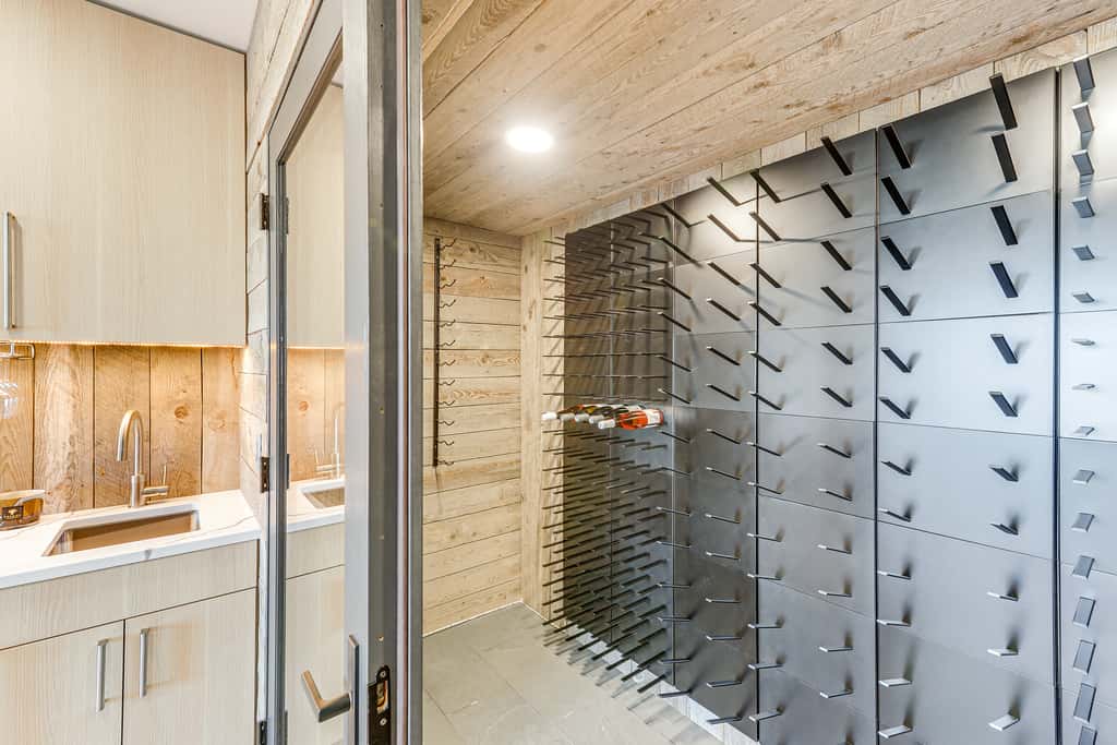 1 Mi to Downtown Jackson: Modern Retreat w/ Views