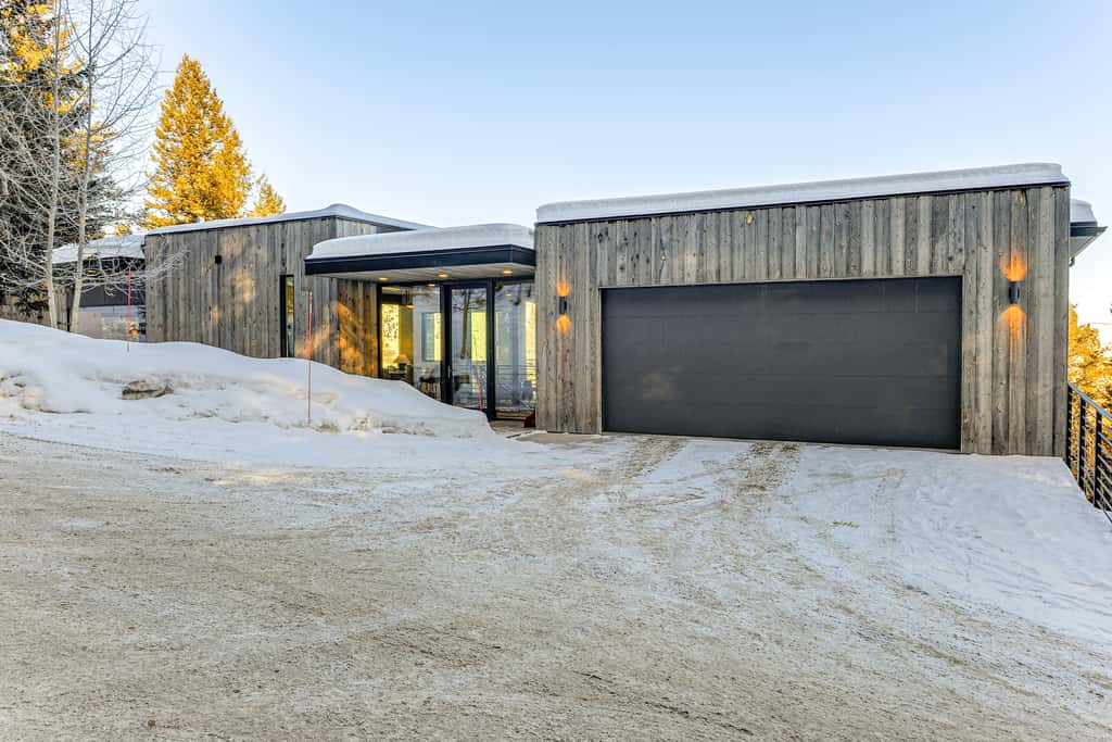 1 Mi to Downtown Jackson: Modern Retreat w/ Views