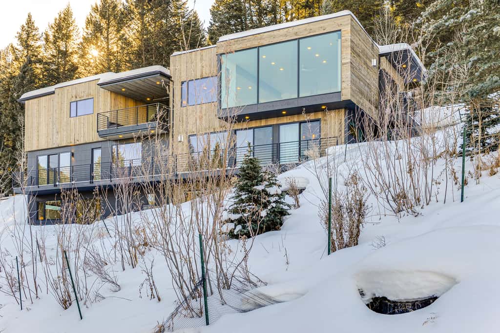 1 Mi to Downtown Jackson: Modern Retreat w/ Views