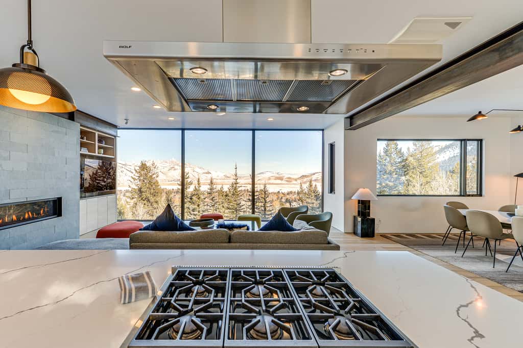 1 Mi to Downtown Jackson: Modern Retreat w/ Views