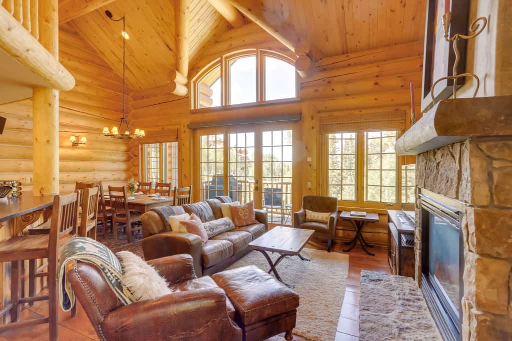 Ski-In/Ski-Out Mountain Village Condo w/ Hot Tub!