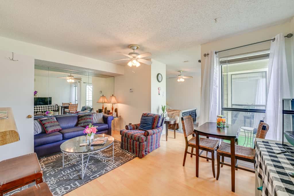 3 Mi to Dtwn Fort Worth! Condo w/ Hot Tub & Pool